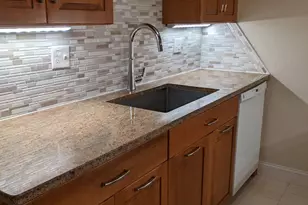 95 Woodsedge Dr, Newington, CT 06111 - Photo 4