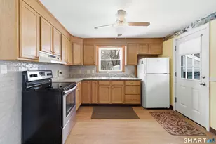 49 Tyler St, Bloomfield, CT 06002 - Photo 18