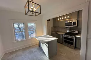 52 Oak St, Waterbury, CT 06704 - Photo 2