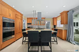 15 4 Brooks Cir, Stamford, CT 06903 - Photo 16