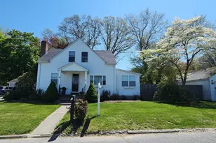 1 Middle St, Waterford, CT 06385 - Photo 1