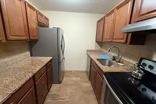 140 Kane St, West Hartford, CT 06119 - Photo 4