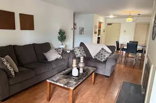 140 Kane St, West Hartford, CT 06119 - Photo 2