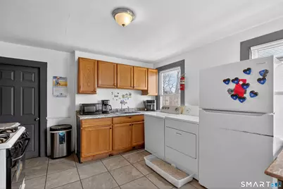 120 Bond Street, Hartford, CT 06114 - Photo 10