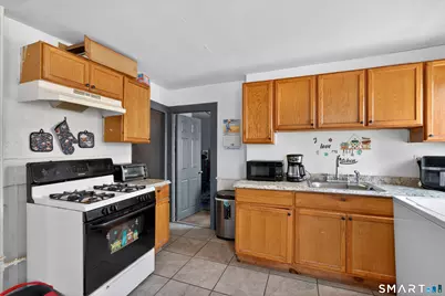 120 Bond Street, Hartford, CT 06114 - Photo 12