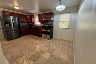 37 Elizabeth Ann Dr, New Haven, CT 06512 - Photo 4