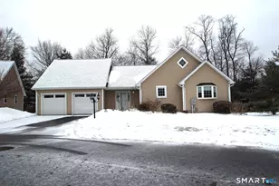 20 Vincent Ct, East Hartford, CT 06108 - Photo 2