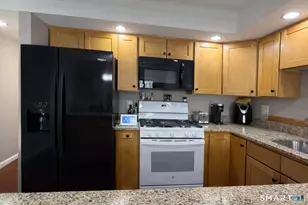 208 Plymouth Colony, Branford, CT 06405 - Photo 6