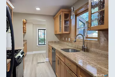 2 Highland Square #2, Avon, CT 06001 - Photo 8