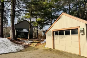 2 Highland Square, Avon, CT 06001 - Photo 4