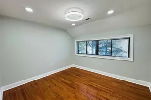 2 Highland Square, Avon, CT 06001 - Photo 32