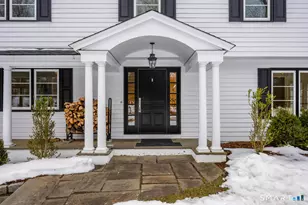 18 Winding Ln, Darien, CT 06820 - Photo 2