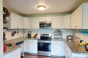 25 Cartright St, Bridgeport, CT 06604 - Photo 8