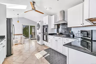 12 East Avenue, West Haven, CT 06516 - Photo 8