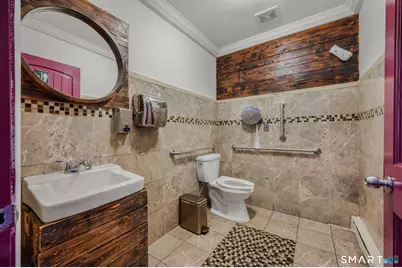 200 Bank Street, New London, CT 06320 - Photo 12