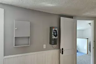 21 Sigourney St, Bristol, CT 06010 - Photo 24