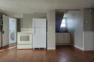 21 Sigourney St, Bristol, CT 06010 - Photo 2