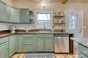 13 Young St, East Hampton, CT 06424 - Photo 2