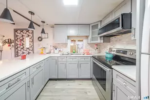 93 Shawnee Rd, East Hartford, CT 06118 - Photo 10