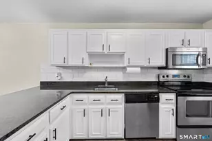 680 Hope St, Stamford, CT 06907 - Photo 6