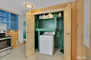 13 Benjamin St, Bristol, CT 06010 - Photo 12