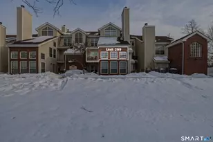 299 Carriage Crossing Ln, Middletown, CT 06457 - Photo 2