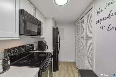 299 Carriage Crossing Lane #299, Middletown, CT 06457 - Photo 10