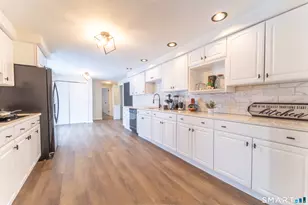 97 University Ave, East Hartford, CT 06108 - Photo 14