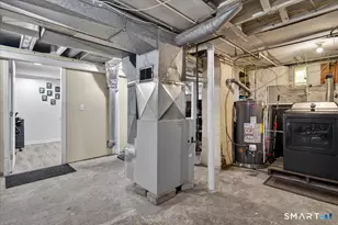 35 Marcel St, Bridgeport, CT 06606 - Photo 32