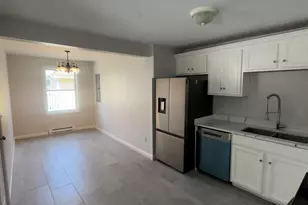 34 Pleasant St, Plainfield, CT 06374 - Photo 2