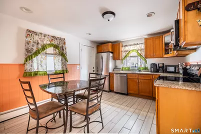 46 Oakleaf Street, Bridgeport, CT 06606 - Photo 10