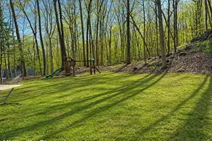 123A Peaceable St, Redding, CT 06896 - Photo 28