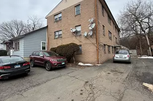 33 Allen Pl, New Haven, CT 06512 - Photo 2