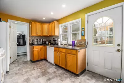 2 Reeds Lane, Stratford, CT 06614 - Photo 4