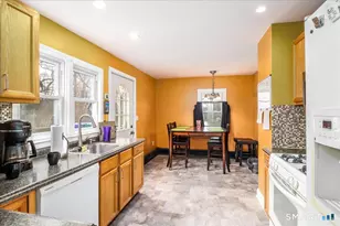 2 Reeds Ln, Stratford, CT 06614 - Photo 8