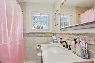 170 Marilyn Dr, Bridgeport, CT 06606 - Photo 12