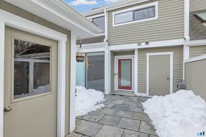 82 Country Walk, Shelton, CT 06484 - Photo 4