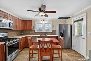 10 Hammer Pl, Branford, CT 06405 - Photo 10