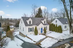 10 Hammer Pl, Branford, CT 06405 - Photo 2