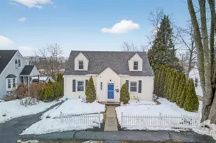 10 Hammer Pl, Branford, CT 06405 - Photo 1