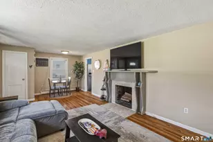 91 Ellsworth Dr, Bloomfield, CT 06002 - Photo 6