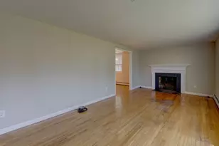 269 Hollister Dr, East Hartford, CT 06118 - Photo 4