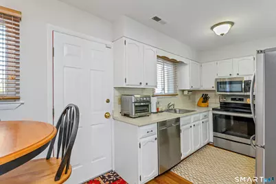61 Grove Street #APT D, Stamford, CT 06901 - Photo 6