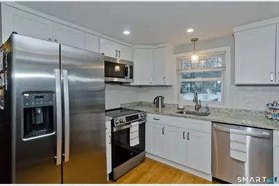 60 Barry Lane, Simsbury, CT 06070 - Photo 10