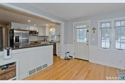 60 Barry Lane, Simsbury, CT 06070 - Photo 8