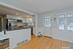 60 Barry Ln, Simsbury, CT 06070 - Photo 8