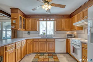 270 Higby Rd, Middletown, CT 06457 - Photo 8