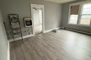 28 Hill St, Waterbury, CT 06704 - Photo 2