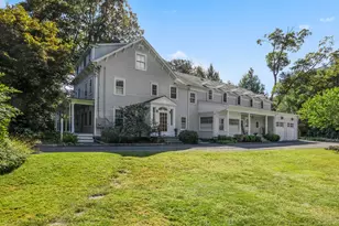 422 Scofieldtown Rd, Stamford, CT 06903 - Photo 2