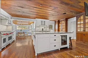 422 Scofieldtown Rd, Stamford, CT 06903 - Photo 8